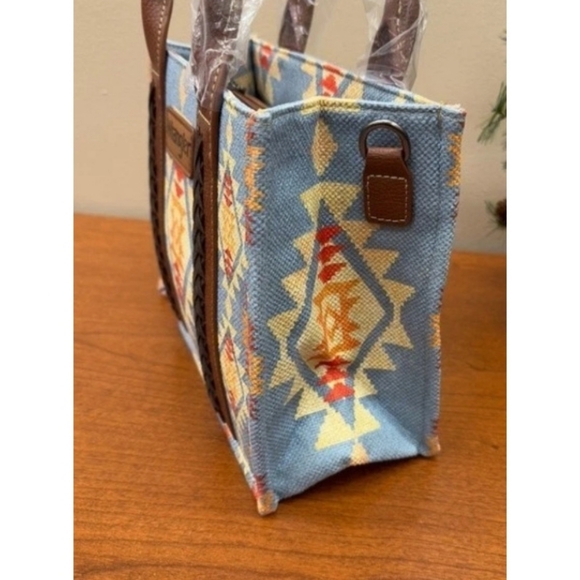 Wrangler Tote Crossbody Southwestern Guitar Strap Purse Blue Handbag NEW $80 - Picture 3 of 5